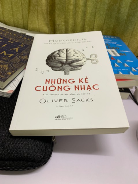 Chưa đọc nên hổng biết nhận xét sao . Chờ đoc rồi nhận xét thêm nha shop . Giao hàng nhanh . Oke hài lòng