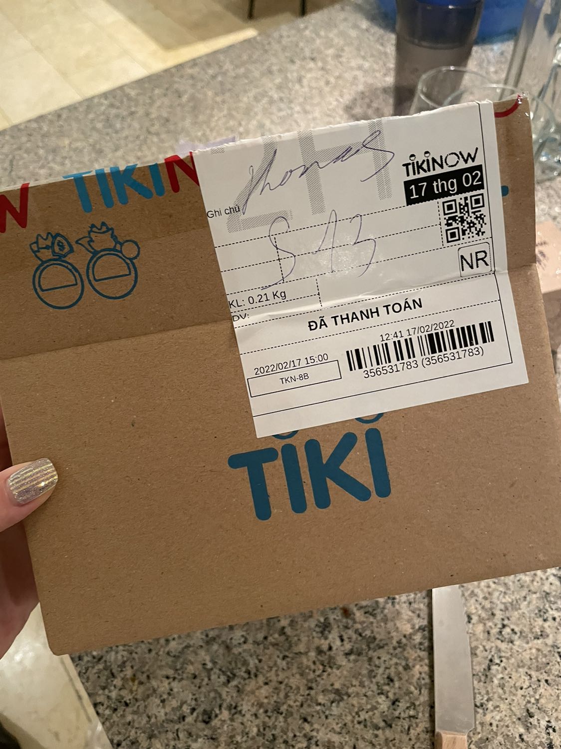 Tiki giao hàng siêu nhanh, hàng được đóng gói cẩn thận. Sản phẩm đẹp. Thanks