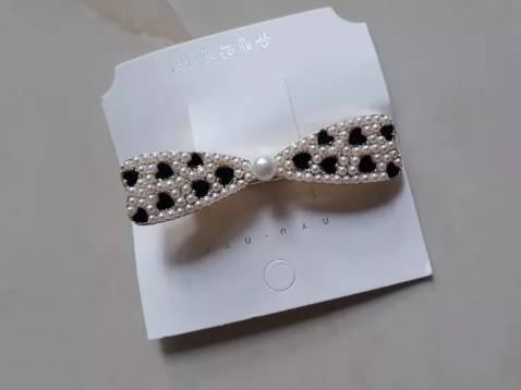 kẹp tóc nasi xinh xỉu, chất liệu cao cấp bền đẹp. Shop có nhiều mẫu xinh cực xinh. Lần sau sẽ mua tiếp. Giá cả phải chăng, rẻ hơn mua ngoài chợ nhiều. Shop giao hàng nhanh, phục vụ tốt