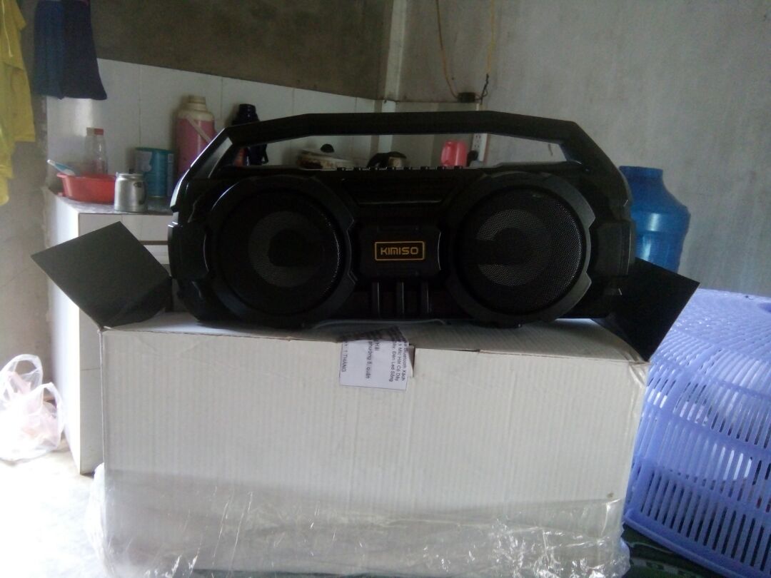 sản phẩm rất OK,dong  gói kĩ, âm thanh  nghe  rất da,có dây sạc phải kèm theo cục sạc nữa  thì rất OK ,con nit rất là Thích