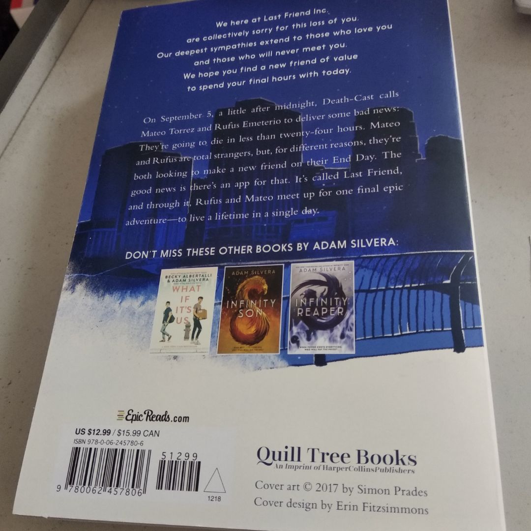 sách giao nhanh, tốt không bị nhăn nhó gì, chất bìa khá lạ, nchung là oke