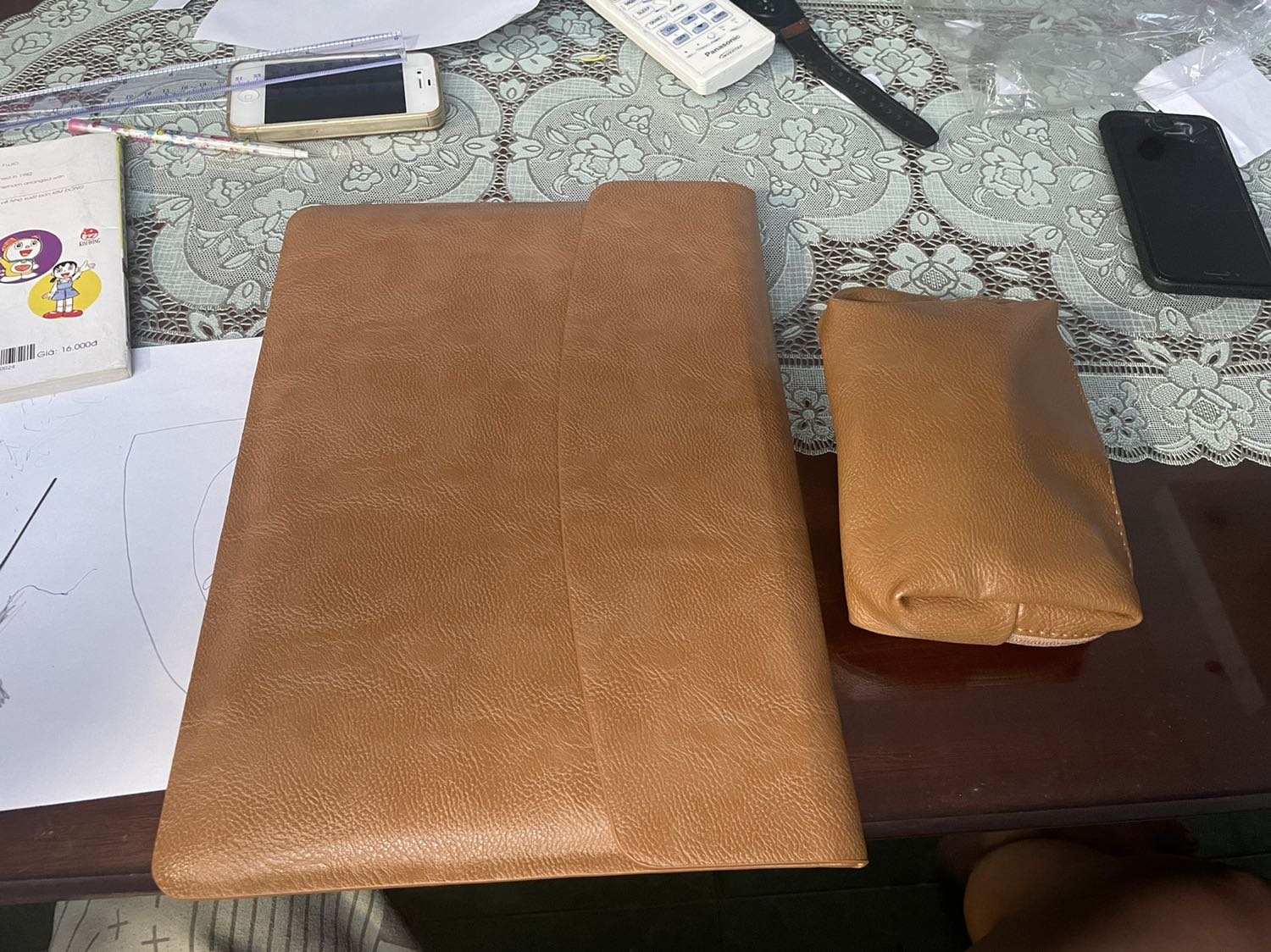 Sp vừa vặn với MacBook Air 2020, da đẹp, nói chung hài lòng Sp vừa vặn với MacBook Air 2020, da đẹp, nói chung hài lòng