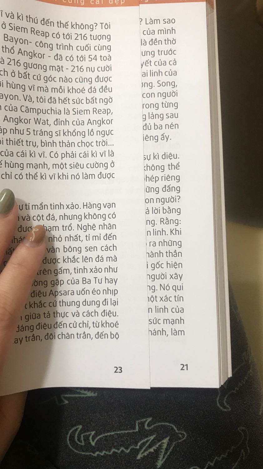 Nội dung sách mình ko bàn tới mà cái khiến mình vô cùng bực mình ở đây là số trang ghép sai lung tung hết cả lên. Mới đọc vài chục trang đầu đã loạn hết thứ tự trang như này thực sự là 1 trải nghiệm quá chán đối với người thích đọc sách như mình. Ở đây ko cho đánh giá 0 sao nhỉ chứ ko thì mình cũng muốn để 0 sao lắm. Ảnh mình chụp đều là các trang liên tiếp nhau đấy, còn nữa cơ mà tiki chỉ cho up 5 ảnh nên up đại diện cho bên bán sách xem. Bực mình thật sự luôn!