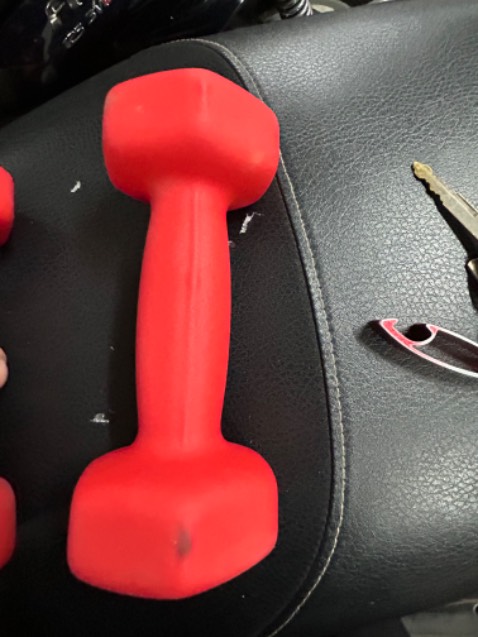 Đóng gói xơ xài muốn rách cái bao, giấy thông tin. Còn bị nước mưa vào. Mang tiếng hàng Thái mà mở ra bị đen thui còn có lỗ kiểu đã dùng rồi.