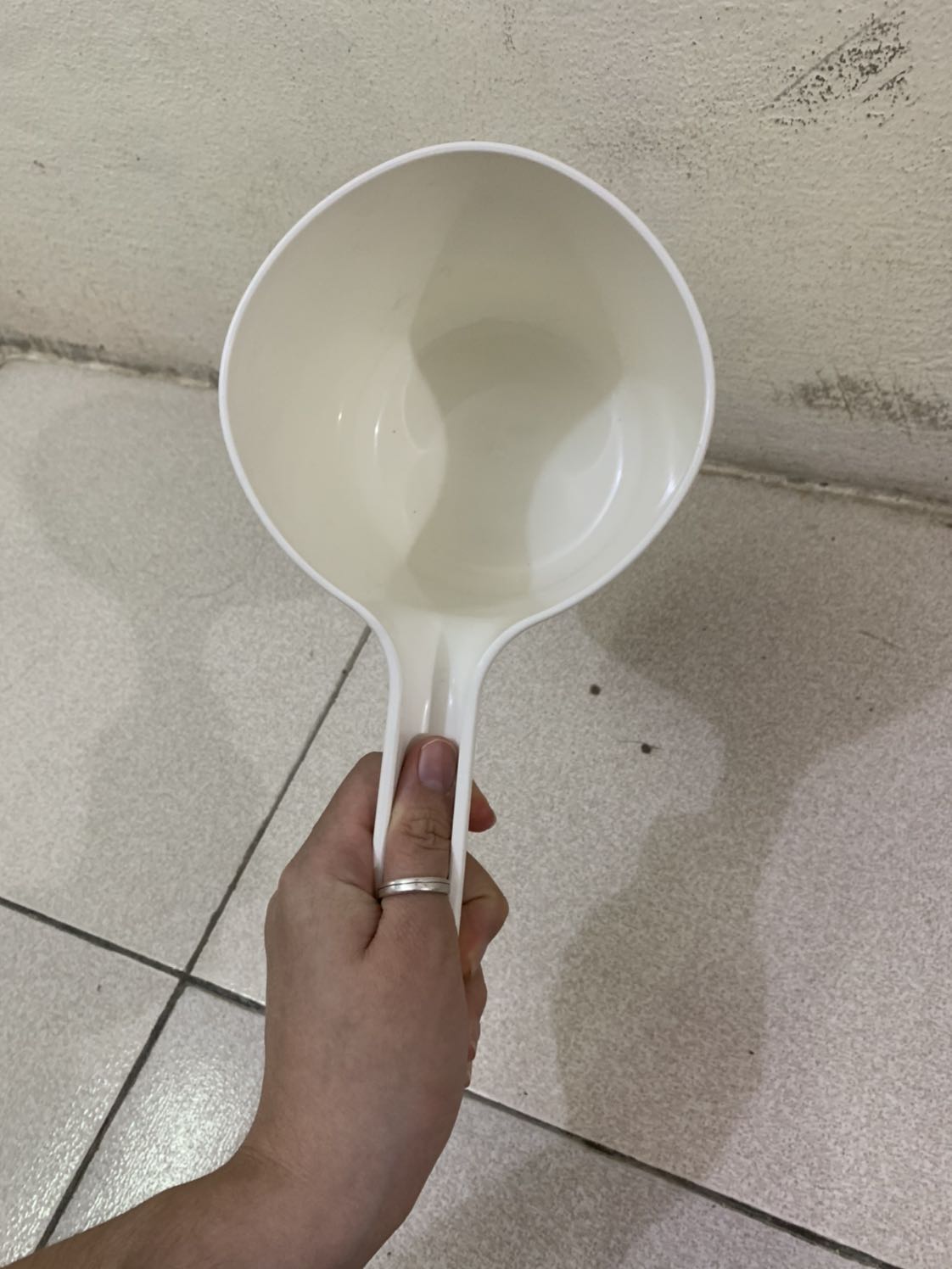 Sản phẩm đep, nhựa rất chắc chắn. Màu trắng rất xinh