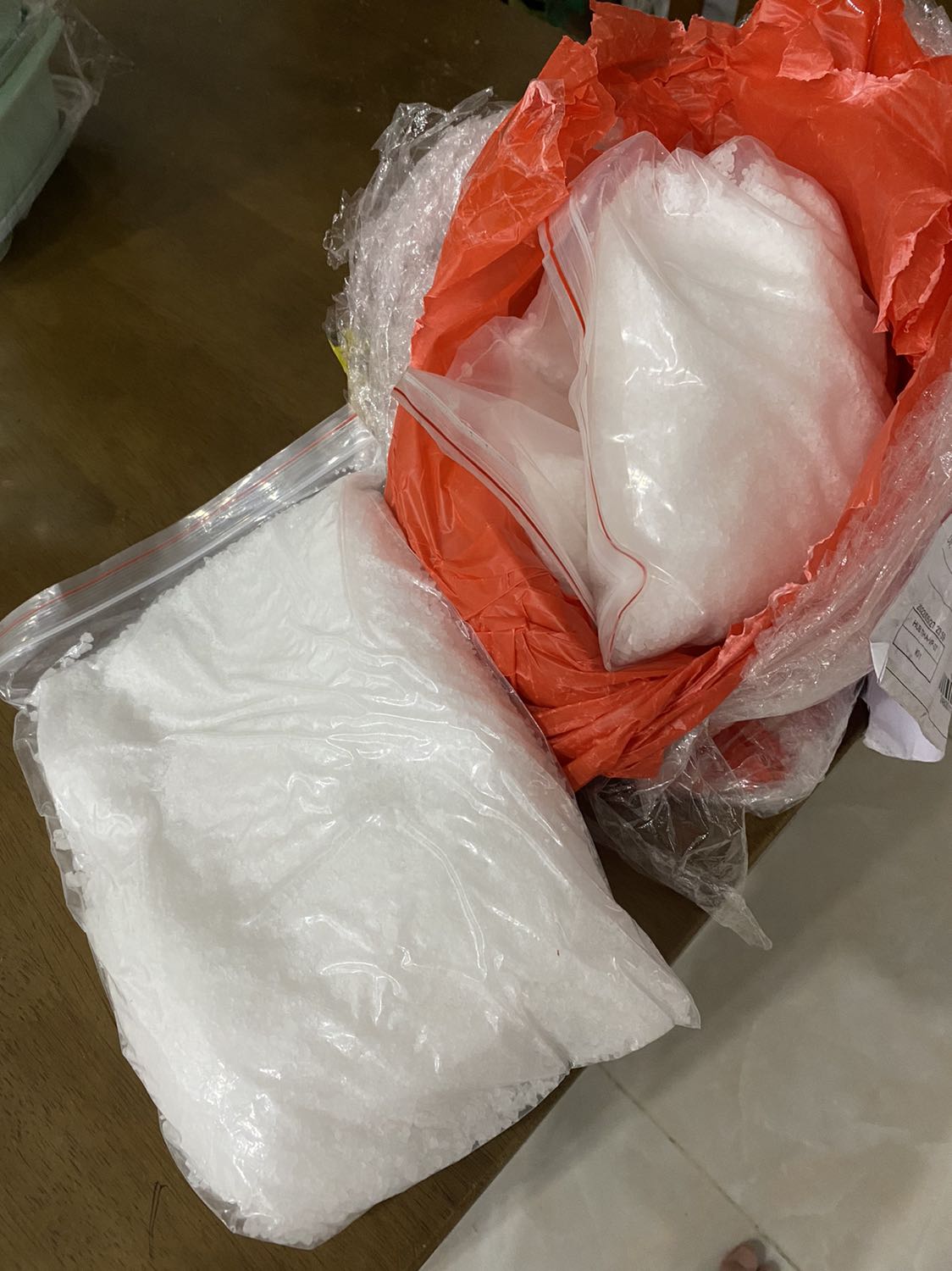 Hình ảnh sản phẩm thì thấy để hộp Finish. Nhưng nhận hàng thì 3 túi nilon như thế này. Làm sao tôi biết là hàng thật hay giả mà dùng? Đề nghị đổi trả