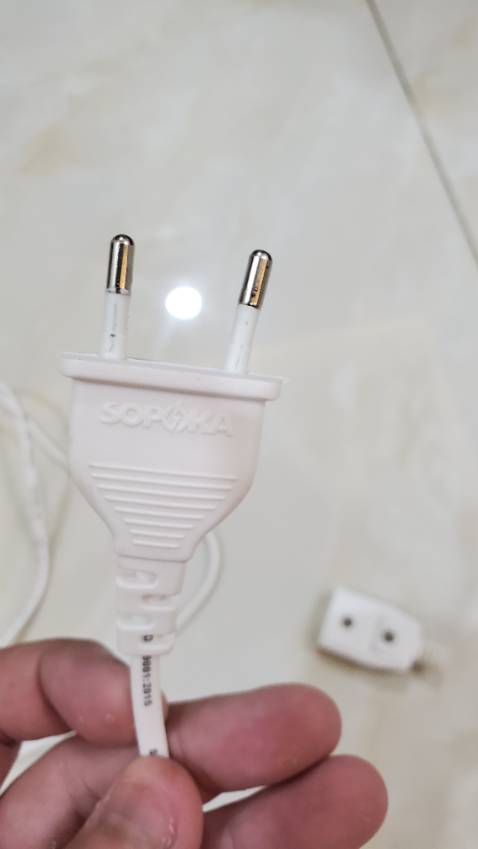 Cứ lioa mà mua các bạn à, về cầm dựt nhẹ cái thì tuột cả dây, chân cắm thì nứt.... quá tệ