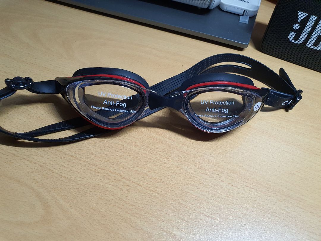 Kính bơi chất lượng tốt, trong, độ cận chính xác, sẽ ủng hộ shop dài dài
giao hàng nhanh