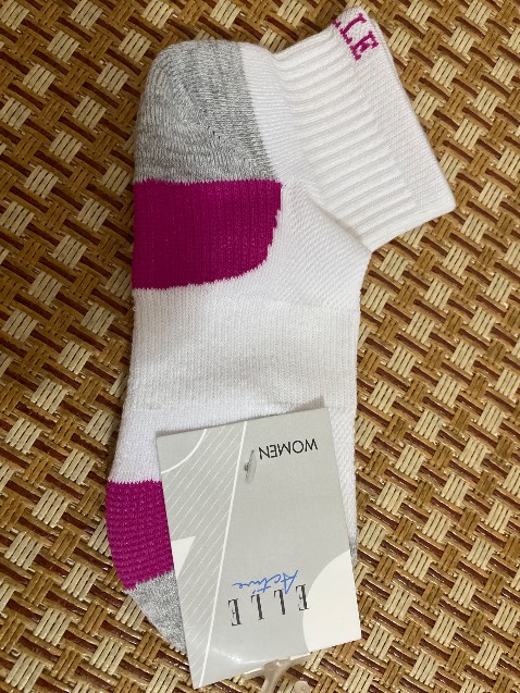 Tất đẹp đi êm chân đáng tiền ạ.