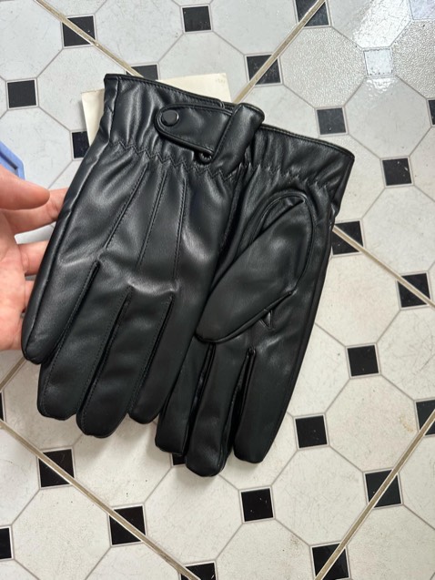 Sản phẩm đẹp như shop mô tả, đeo cấm cảm ứng diện thoại tốt, rất ưng sản phẩm, chống nc tốt, đi mùa đông sản phẩm rất hợp, rất hài lòng về sản phẩm của shop, nam sao nhea shop Sản phẩm đẹp như shop mô tả, đeo cấm cảm ứng diện thoại tốt, rất ưng sản phẩm, chống nc tốt, đi mùa đông sản phẩm rất hợp, rất hài lòng về sản phẩm của shop, nam sao nhea shop