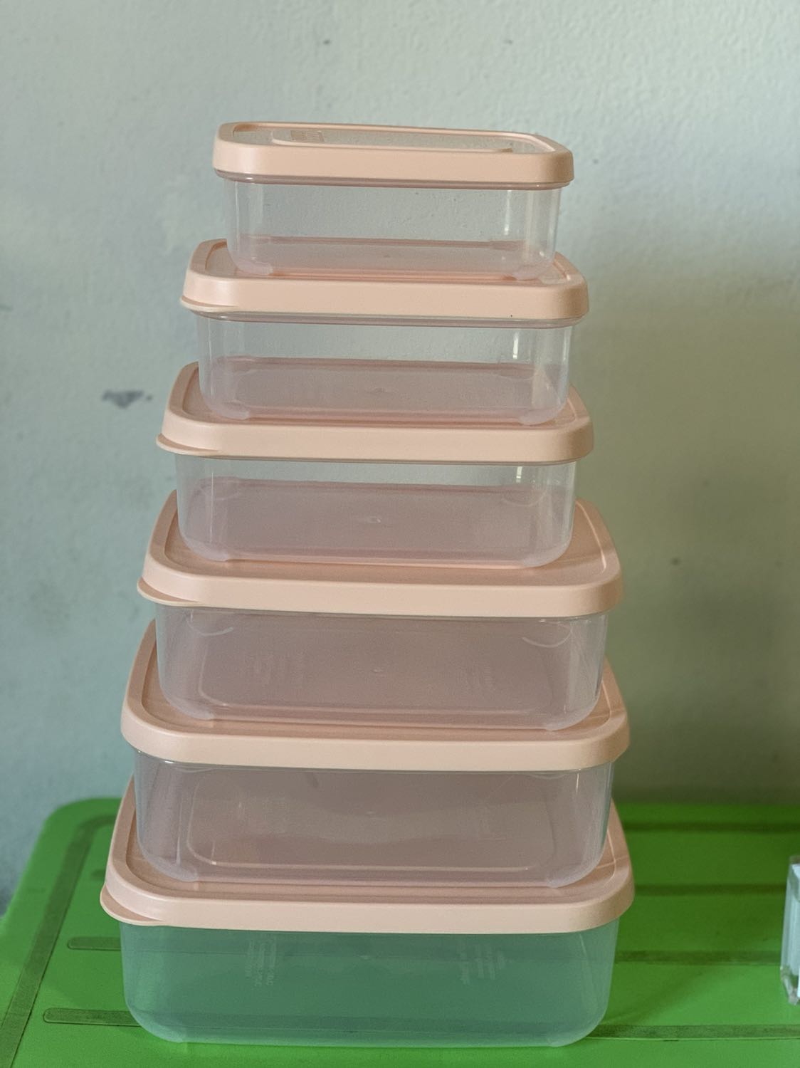 Bộ hộp sang xịn mịn. Màu cam sữa đẹp lắm. Nắp hộp mềm rất dễ đậy. Nói chung là rất ưng ý. Tiki giao hàng nhanh. Đóng gói cẩn thận. Đánh giá 5 sao nha shop