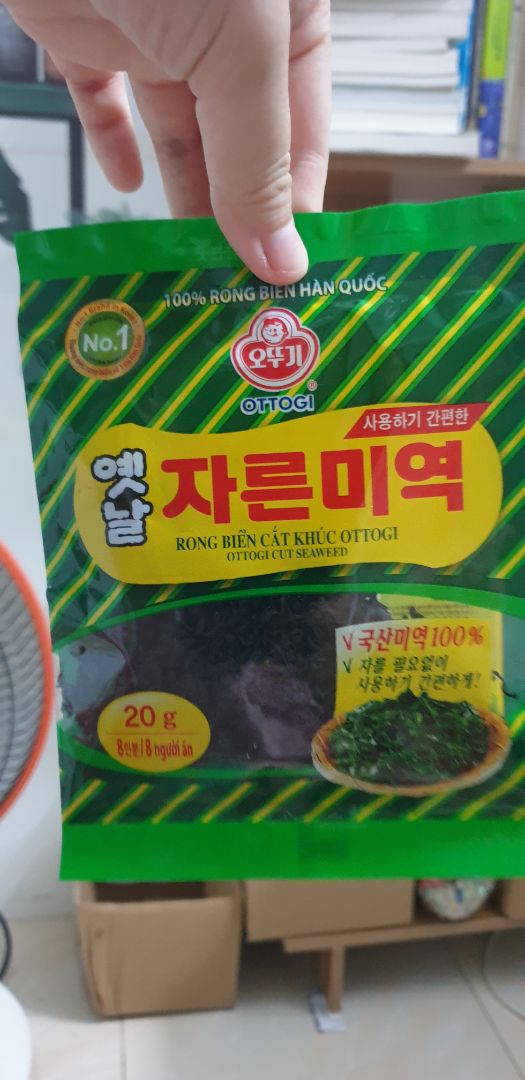 mua về nấu canh rong biển thử. rong nở to , giòn ................................................................. mua về nấu canh rong biển thử. rong nở to , giòn .................................................................