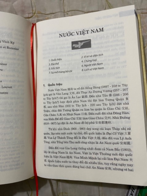 Sách bìa cứng đẹp, đọc để tìm hiểu thêm về sử nhà