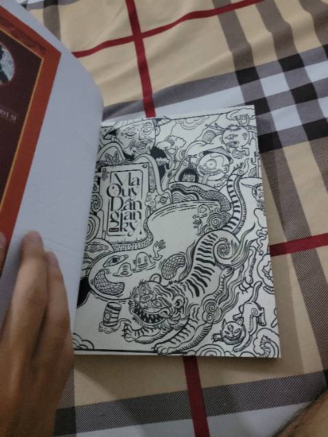 Thật sự sách quá hay giao hàng nhanh nha Giao hỏa tốc mà rẻ quá chừng sách quá đẹp không hư hỏng chỗ nào