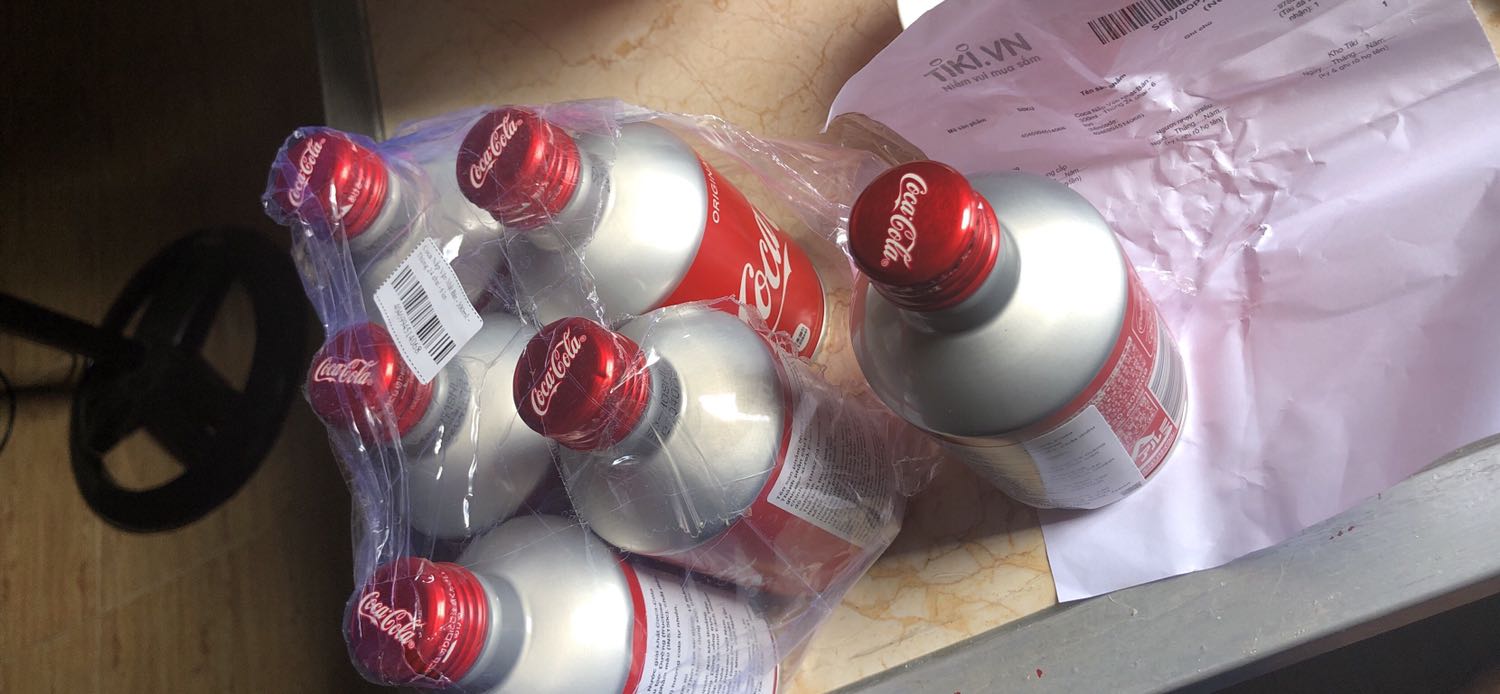 1 thùng 24 mà khi giao Hàng chỉ 6 chai . *** ddăng Thông tin ko rỏ ràng 1 thùng 24 mà khi giao Hàng chỉ 6 chai . *** ddăng Thông tin ko rỏ ràng