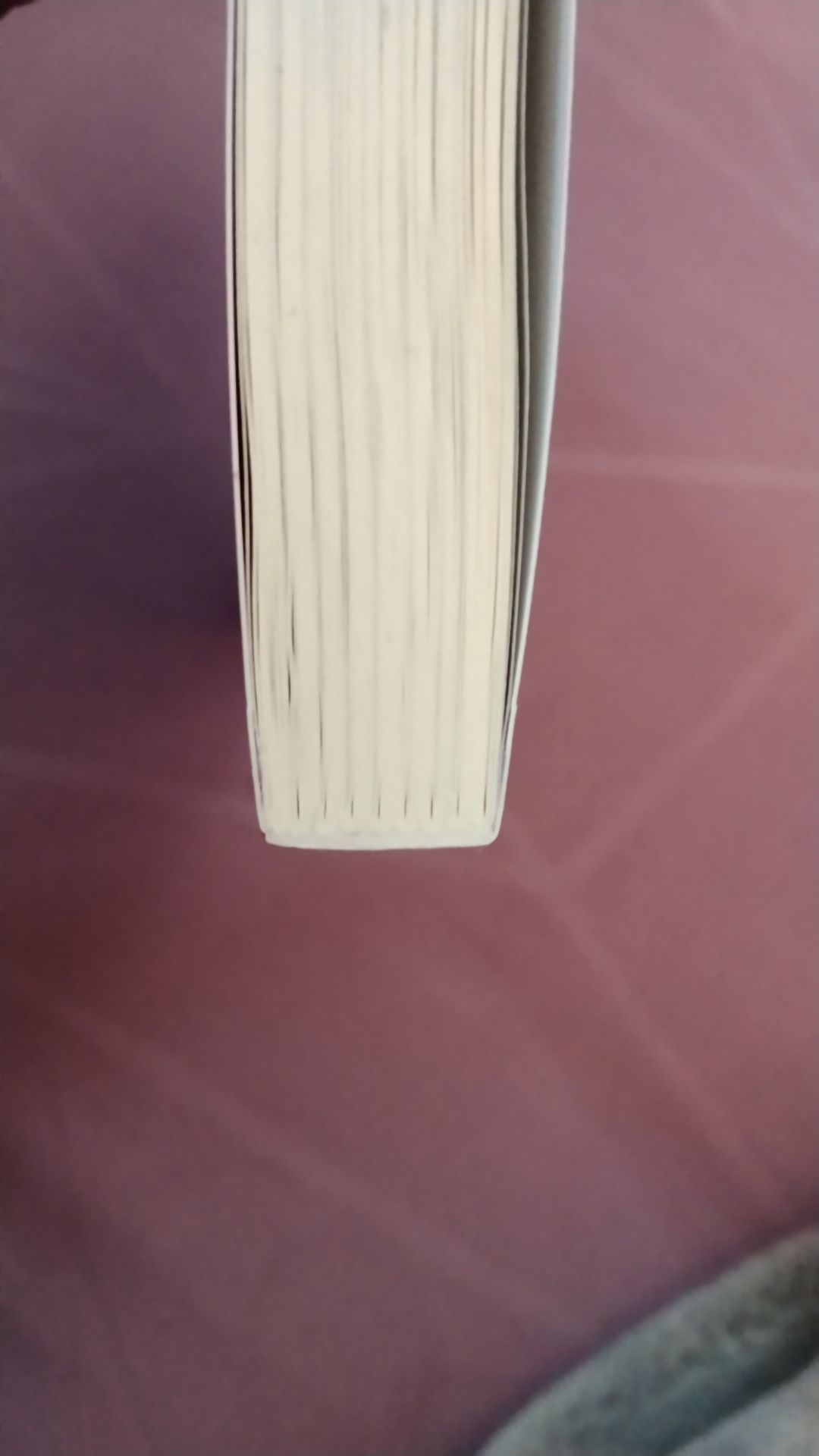 Bìa cứng ổn, art và nội dung bên ngoài đẹp có hứng đọc, khi giao hành không bị móp hay trầy xước gáy sách. Nội dung thì mình ch đọc vì thấy mn review cuốn này hay nên mua về đọc thử ,với lại cuốn này viết về vấn đề tâm lý học đề tài mình hay tò mò:^)