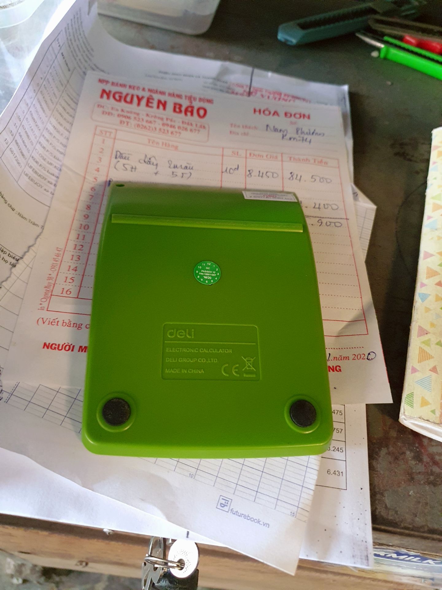 Máy màu xanh nhìn tươi mát | Sau một thời gian dùng chưa thấy lỗi gì | Kích thước không nhỏ lắm, vừa đẹp.