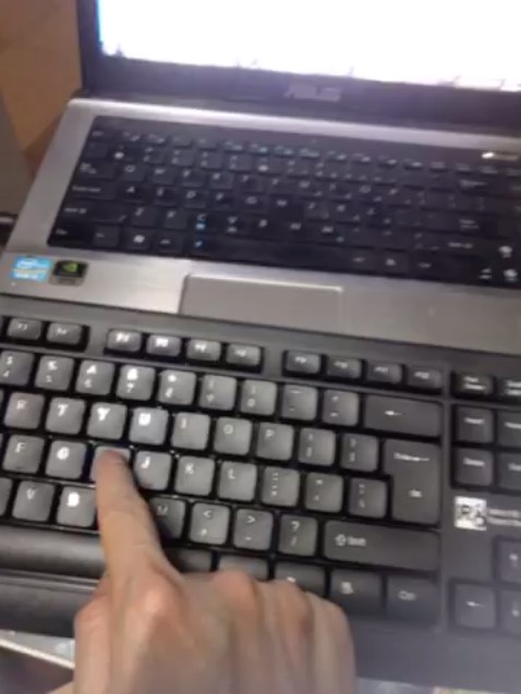 Quá Tệ. Về đến nhà bị gẫy và ko điều khiển đc phím H, G,F hik. Chất lượng hàng tệ quá. Để nghị tiki giải quyết phần hàng lỗi của khách hàng. Giá của nó ko cao nhưng ntn thì mất lòng tin của khách hàng.