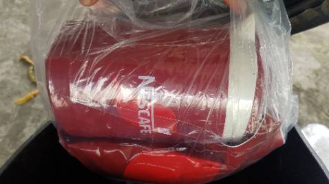 mọi người hãy cân nhắc trước khi mua, bán hàng không giống như quảng cáo đâu, nói tặng ấm giư nhiệt nhưng thật ta chỉ là cái ca nhựa thôi, mình có phản ảnh lên Shop thì nói để gửi lại nhưng rốt cuộc vẫn gửi lại ca nhưa, mình phản anh thì npi do hết ấm mhưng trên sàng vẫn đăng là tặng ấm