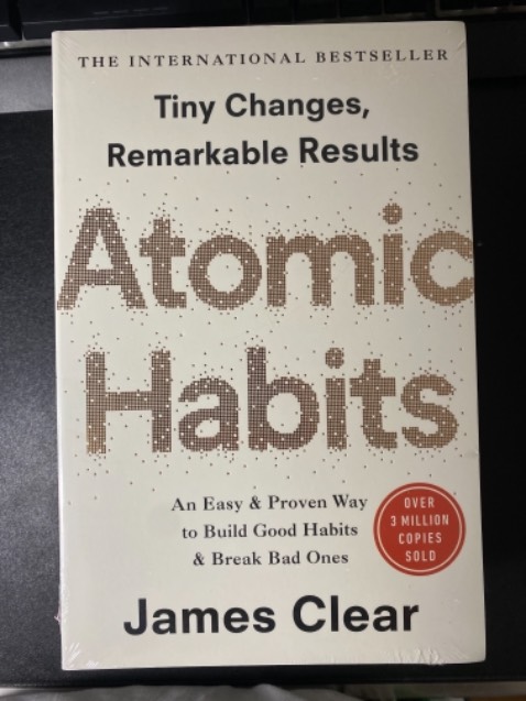 Sách rất đẹp, bao bìa cẩn thận, cầm rất nhẹ, chật lượng giấy rất tốt, màu sắc thì rõ nét, rất đáng với số tiền bỏ ra