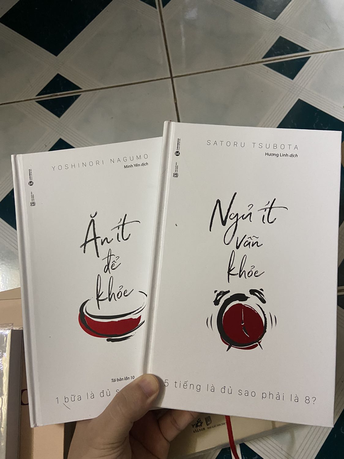 Sách có bìa gập, gáy sách ổn, không bị gãy hay bong. Nội dung thực tiễn và dễ hiểu. Tuy nhiên có áp dụng thành công được hay không thì phải xem mỗi người thực hành nó thế nào.