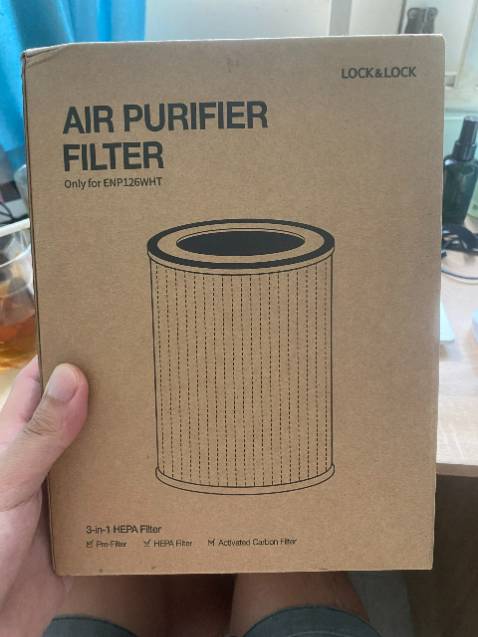 Mình sẽ review hơi chi tiết vì nếu các bạn muốn tìm hiểu về nó sẽ hơi khó khăn do trên mạng ít bài viết và có gọi Tổng đài của Lock & Lock cũng không ai nghe máy các bạn đâu.

- lõi này dành cho máy lọc không khí Lock & Lock ENP126WHT
- kích thước như hình
- phòng mình cỡ 20m2 thì khoảng 6-12t thay 1 lần

Sản phẩm còn nguyên mới, lõi còn trong bọc được seal nhiệt chắc chắc ạ. Thanks Tiki