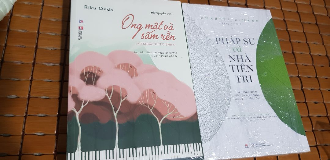 Sách còn nguyên seal.
Nội dung: đây là 1 cuốn non-fiction về 2 quan điểm nhận định tương lai của con người và giải pháp để ứng phó với nguy cơ tuyệt diệt, đứng đầu bởi 2 nhà khoa học Borlaug và Vogt. Sách đọc khá dễ hiểu và hấp dẫn, có nhiều hình minh họa kèm theo.