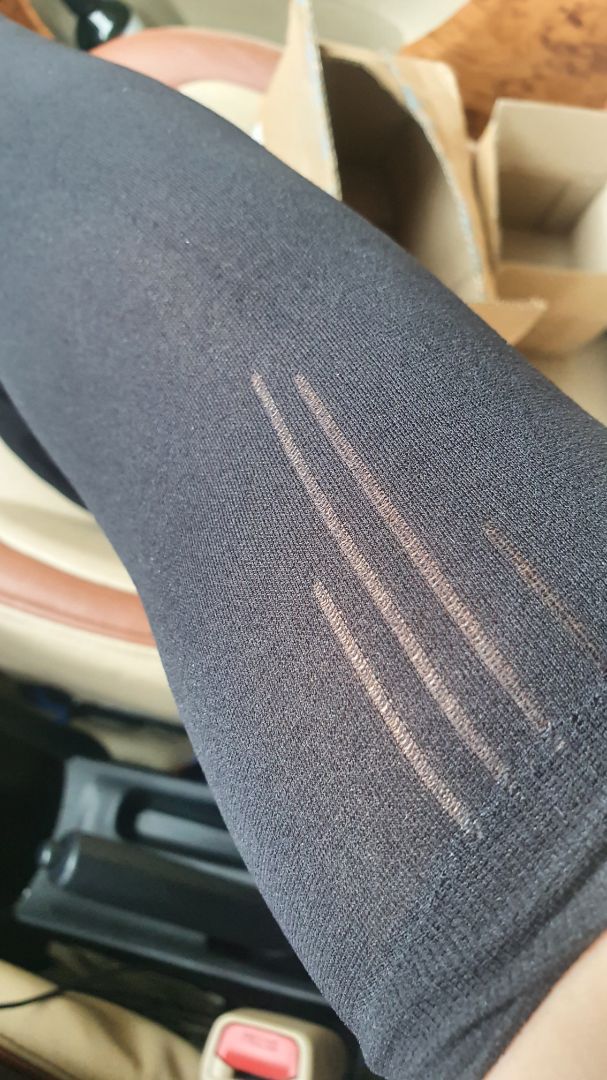 chất lượng đây nhé, giật mình vào xem lại hóa ra có hơn 16k / đôi bảo sao ko tệ, vì bận quá nên ko để ý. chán ghê chất lượng đây nhé, giật mình vào xem lại hóa ra có hơn 16k / đôi bảo sao ko tệ, vì bận quá nên ko để ý. chán ghê