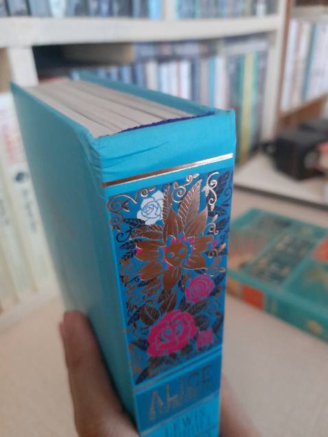 Đóng gói và giao hàng quá tệ, sách chứ có phải gì đâu mà lần nào tới tay cũng dập hết