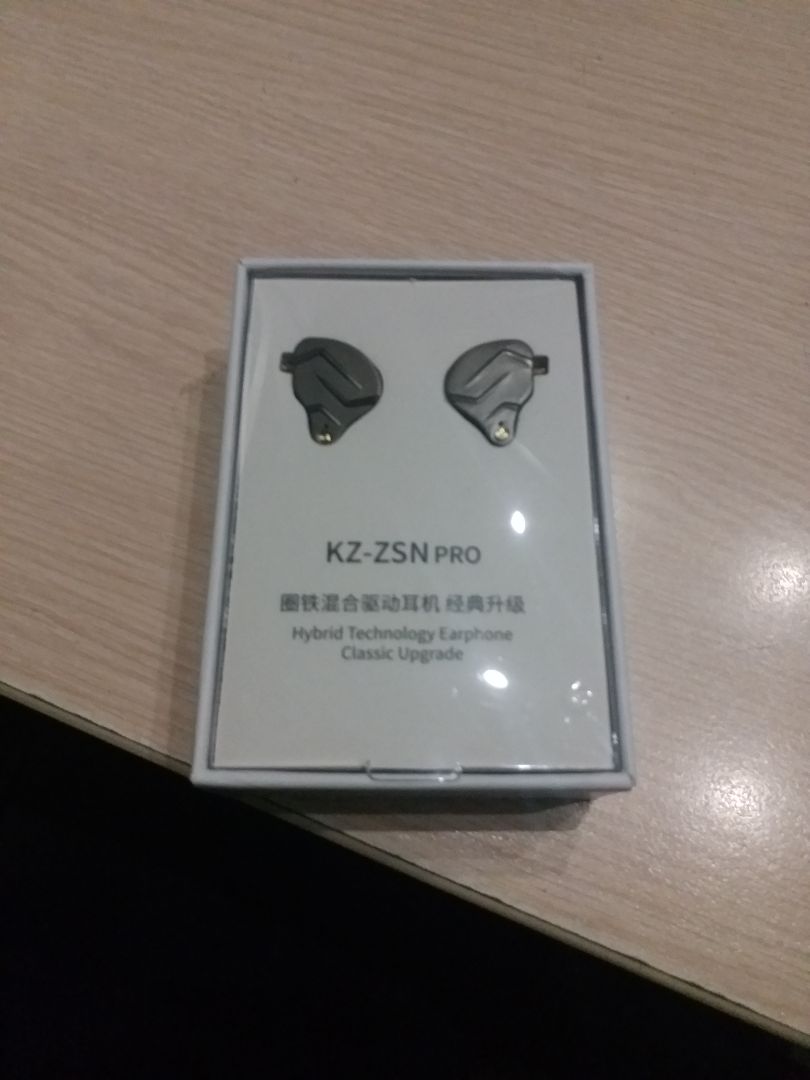 Tiki giao nhanh 2H giao rất chuẩn giờ, sản phẩm được đóng gói kỹ lưỡng, sản phẩm còn nguyên tem, nguyên kiện. không bị tháo hay mất seal.
Tai nghe rõ ràng, to, ngoại hình đẹp, dây đeo chắc.
tốt.
5/5 Cho sản phẩm
10/10 cho Chất lượng Dịch Vụ Tiki. Tiki giao nhanh 2H giao rất chuẩn giờ, sản phẩm được đóng gói kỹ lưỡng, sản phẩm còn nguyên tem, nguyên kiện. không bị tháo hay mất seal.
Tai nghe rõ ràng, to, ngoại hình đẹp, dây đeo chắc.
tốt.
5/5 Cho sản phẩm
10/10 cho Chất lượng Dịch Vụ Tiki.
