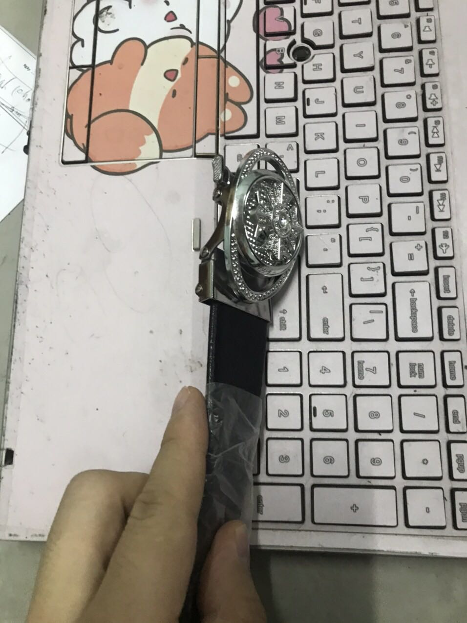 Thắt lưng đẹp quá. Mặt cánh hoa bên trong có thể xoay tròn luôn. Nhìn đinhs hạt rất sang. Sản phẩm giá rẻ mà cứ tưởng hàng siêu cấp vậy. ❤️❤️