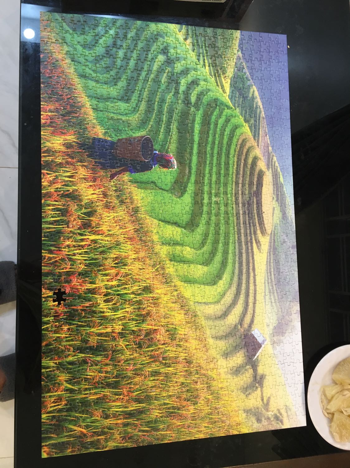 Màng hơi bong o một số mảnh, nhìn chung khớp đẹp.
Đợt mình mua bưu điện vận chuyển nên rất tệ nhé. Chờ gần 2 tháng mới tới nơi mà lại không giao đến tận nhà nữa 😤