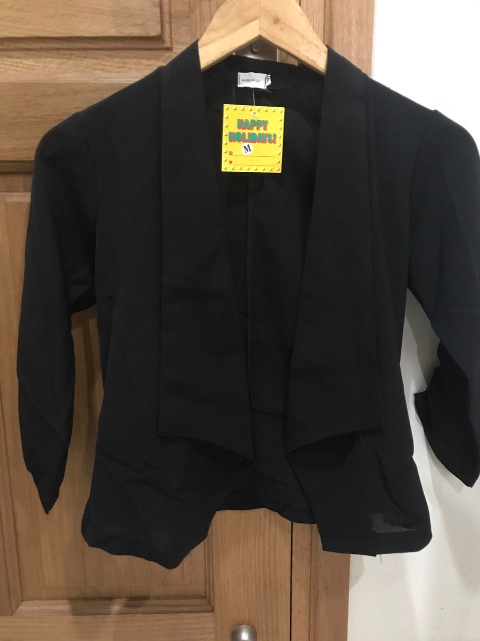 Thế này là thế nào…..ÁO RẤT XINH, shop lại quá ư nhiệt tình. Mình chọn nhầm Size nên nhắn tin nhờ shop đổi Size, vậy mà shop lại cho nhân viên đến đổi tận nhà luôn. Xứng đáng cho shop tỷ ********