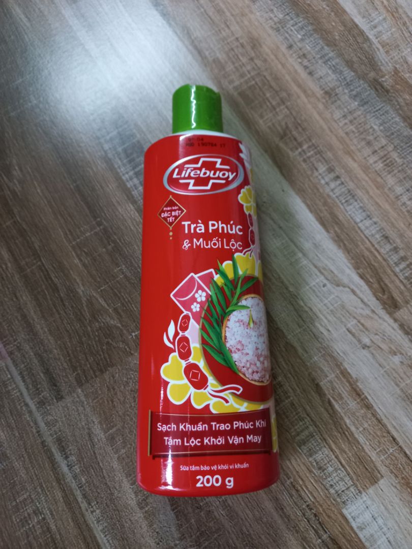 Giao hàng nhanh,đóng gói cẩn thận. Đã mua nhiều lần loại này,nhưng ko biết sao sp lần này mùi nồng hơn rất nhiều,nồng ko phải kiểu thơm nồng mà nồng mùi hóa học. Nên mình ko an tâm sử dụng cho bé. Sẽ cân nhắc lại