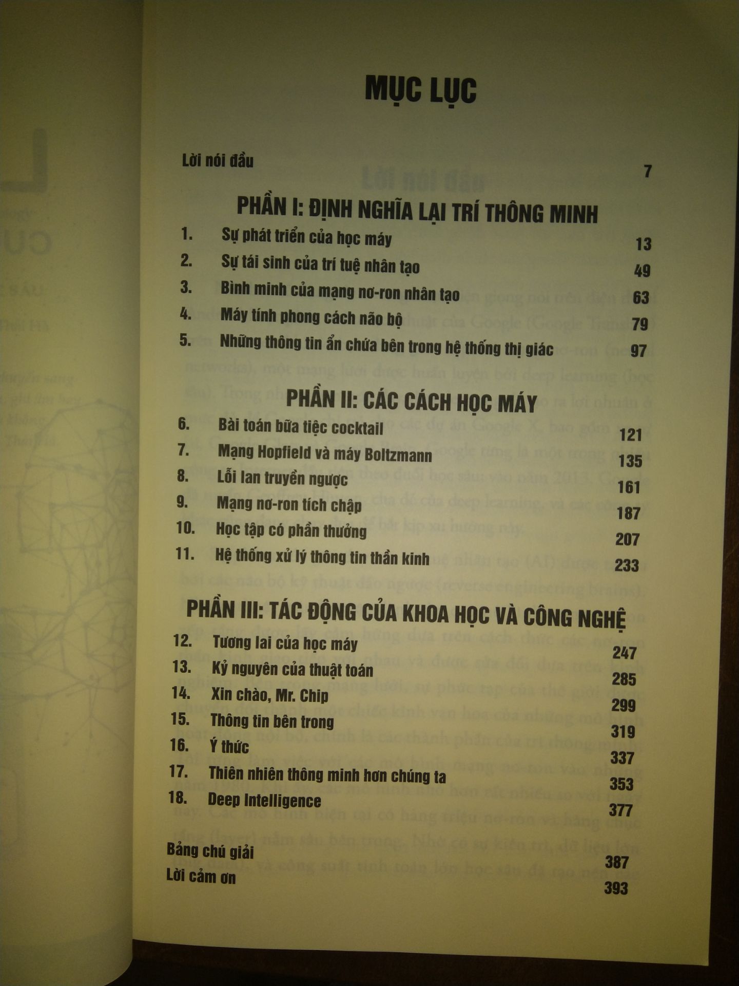 giao muộn một ngày, sách mới, đẹp, ko bị gãy góc
nội dung hơi chuyên môn so với một người ko làm trong lĩnh vực như mình, nhưng mà mn đọc để hiểu biết thêm cũng được
mình chụp phần mục lục cho mn tham khảo
