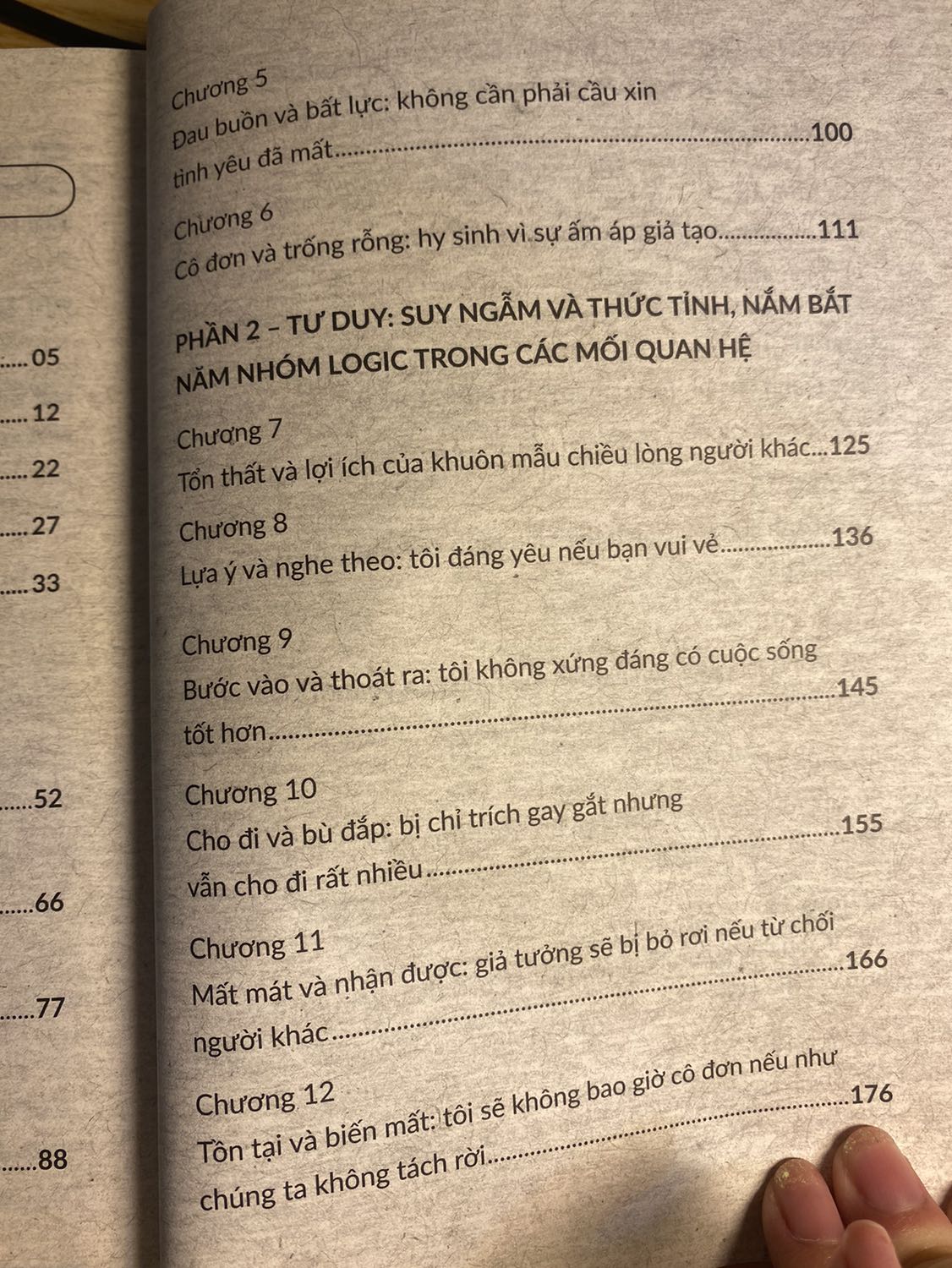 Một cuốn sách tâm lý về chủ để mình thấy rất phổ biến hiện nay khi ngta nghĩ rằng có thể làm người khác yêu quý mình bằng cách chiều lòng họ. Nội dung sách chi tiết, dễ hiểu có cả phần luyện tập cuối chương nữa. Bìa của cuốn sách đơn giản nhưng ngẫm thì rất ý nghĩ lun á. Shop giao siêu nhanh, đóng gói ổn, sẽ ủng hộ tiếp ❤️❤️❤️