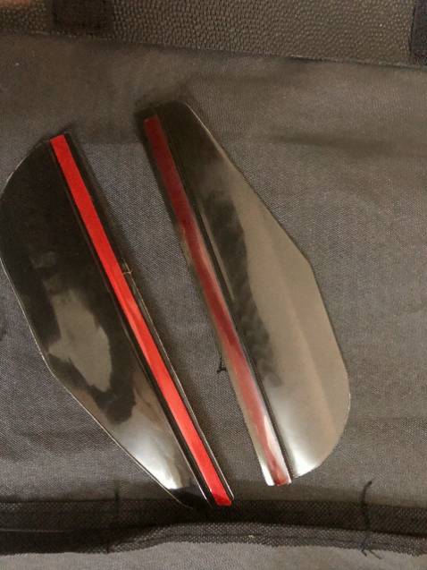 Làm theo hướng dẫn của shop rồi, hy vọng sẽ bám được lâu, đi dưới trời mưa cũng che giảm được đáng kể lượng nước mưa bám vào gương.