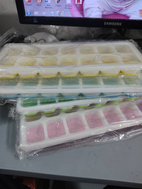 Dễ dàng lấy đá viên tiện lợi sạch sẽ .