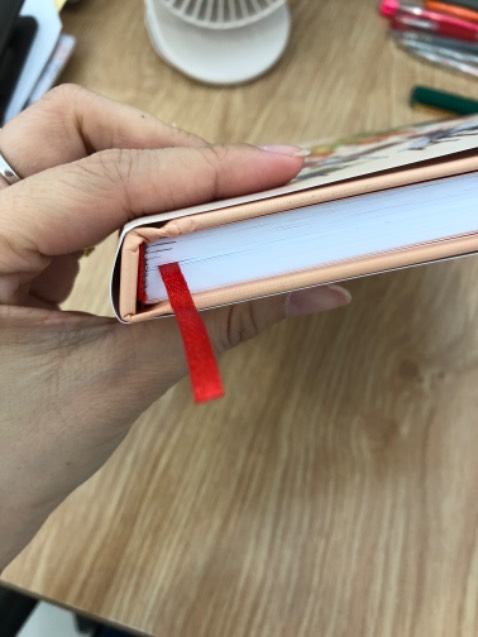 Sách đẹp. Nội dung hay , giao đúng hẹn, điểm trừ ở chổ gốc sách