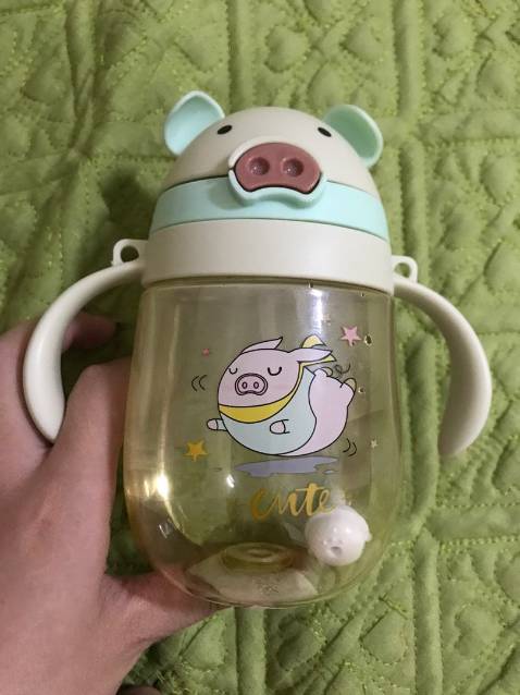 Giao hàng siêu nhanh , đặt 1 hôm đã nhận dc hàng, bình xinh ,giá lại rẻ , lần sau sẽ ủng hộ shop típ 👏👏👏