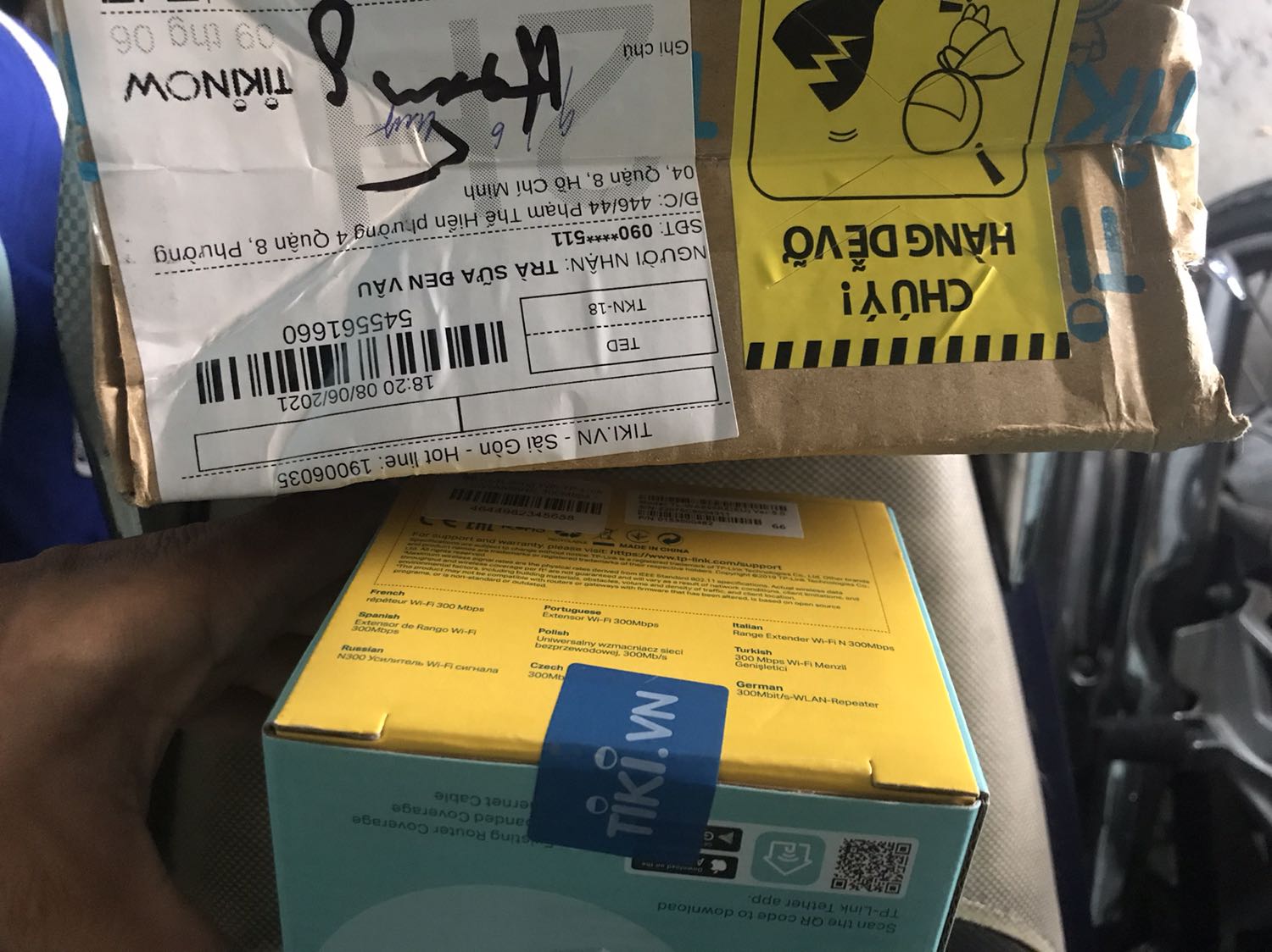 Cửa hàng làm mất uy tín ...giao không đúng hàng , trên app đăng hình kích sóng wifi 4 đèn led , lúc giao thì loại 2 đèn Rất yếu... Mạng nhập chờn