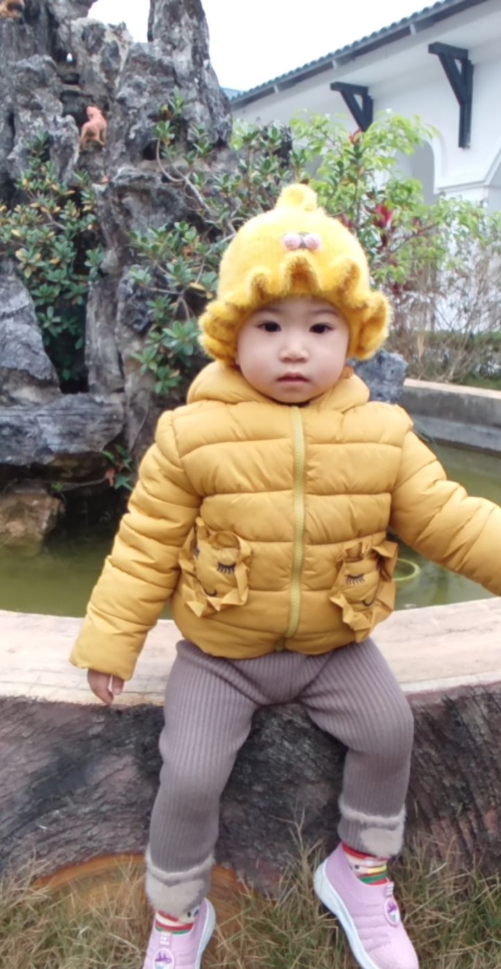 giao hàng nhanh. mẫu mã đẹp  gói chắc chắn. dùng rất tốt. sẽ còn mua hàng của shop nhiều lần.