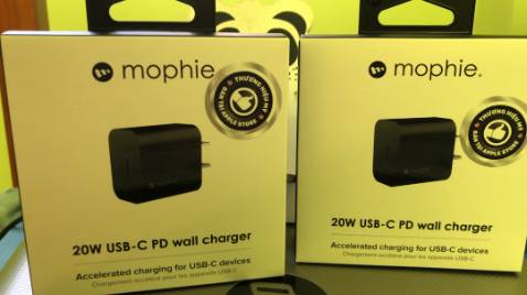 Sản phẩm tốt cho những bạn muốn mua sạc nhanh cho các dòng Apple. Sạc cực nhanh, tiện lợi, lên 80% trong thời gian ngắn.
Giới thiệu cho cả bạn bè nên mua lần này là lần thứ 3 rồi, sản phẩm hoàn hảo, shop phục vụ thân thiện, có thẻ bảo hành, trả lời tin nhắn nhiệt tình. Đáng mua