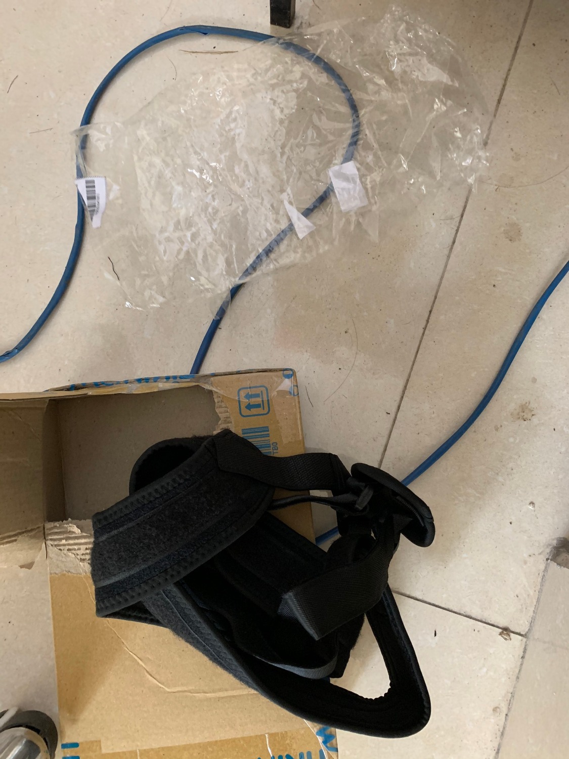 Tôi mua sản phẩm đai chống gù nổi tiếng của hãng miDoctor nhưng lại quên không để ý nhà cung cấp nên lỡ chọn shop Tâm Thành mà không bấm chọn miDoctor nên mua phải hàng giả hàng nhái. 
mấy bạn bên tiki cứ đùn đẩy trách nhiệm không ai chịu nhận
t đã liên hệ với hãng miDoctor thì được họ giải đáp rất chu đáo
mọi người mua hàng cẩn thận nha, phải chọn đúng nhà cung cấp là miDoctor không thì tiền mất tật mang
thật sự rất thất vọng về cách hành xử của tiki về vấn đề sản phẩm chính hãng
đùi đẩy trách nhiệm mà vẫn để cái shop Tâm Thành hoạt động