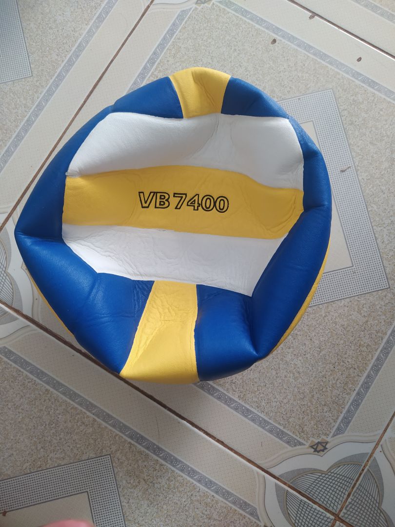 em đặt 7700 sao shop gửi em 7400 vậy ạ