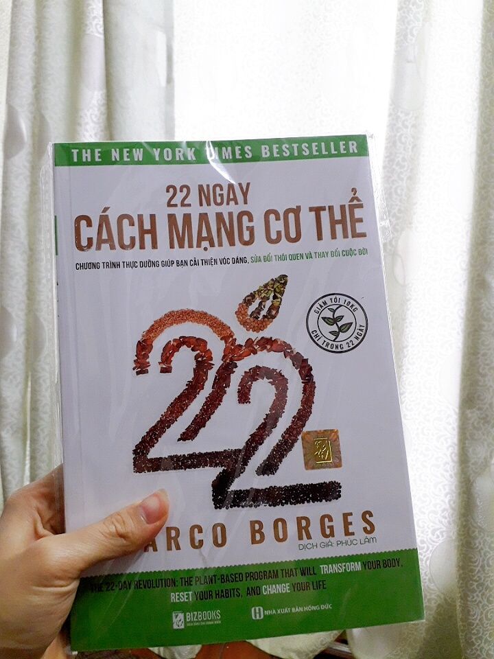 Hài lòng từ khâu đóng gói đến vận chuyển luôn ạ. Sách được bọc trong nilon cho không bị quăn và được bọc trong thùng nên dù ship đi trời mưa nên k bị ướt. Vận chuyển thì sớm hơn mong đợi hẳn 1 ngày ạ❤❤❤