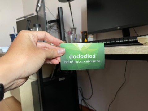 Shop giao hàng nhanh.
Sản phẩm có độ hoàn thiện rất đẹp, kính ôm mắt, không bị nước vào.
Tem phiếu bảo hành đầy đủ.
Đóng gói đẹp, kỹ càng.