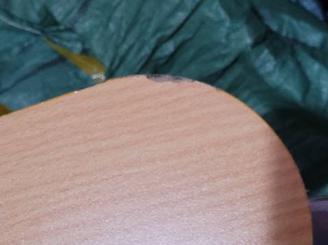 Hàng gói kỹ, giao trễ 1 ngày, gỗ bị trầy xước nhẹ, đế lót chân thì bị mất 1 con, ko biết do vận chuyển hay ghế bị vậy nữa, ghế ngồi êm nhưng bàn thì ko chắc lắm nhưng mà tạm chấp nhận đc