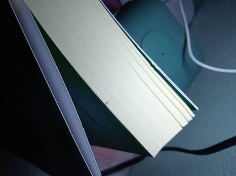 sách ổn nha mn, dày, nặng, cầm chắc tay,nhiều hơn so với mình tưởng tượng nữa, lúc nhận mình cx ngỡ ngàng lắm=)), có 30 chuyên đề, nhiều dạng bài tập, có sơ đồ tư duy nhìn dễ hiểu nữa.... nchung là khuyến khích mn nên mua sách này nho. Mình nghĩ shop nên gói bọc chống sốc cho sách, khi nhận sách bị cong góc, dính vết mực nhma cx kh ảnh hưởng bên trong sách nên duyệt nha ♡