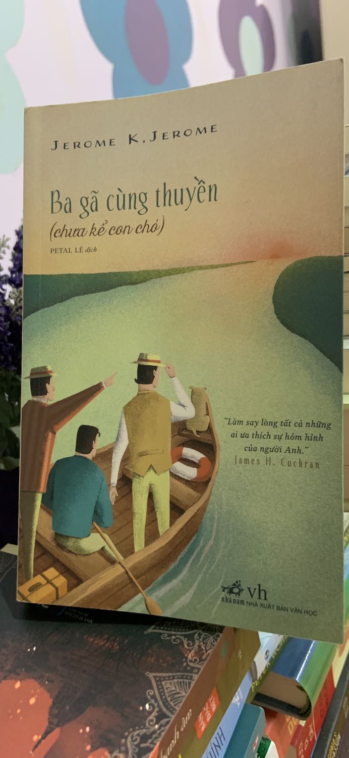 Sách đẹp, hơi mỏng so với dự đoán, số tranh cũng không nhiều lắm, phù hợp để hiểu khái lược về Cezanne.